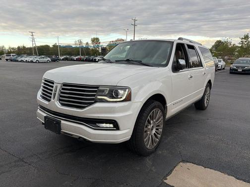 2015 Lincoln Navigator Base