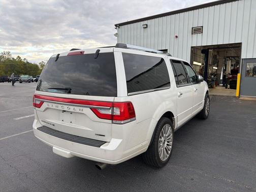 2015 Lincoln Navigator Base