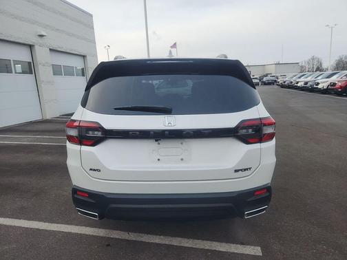 2023 Honda Pilot AWD Sport
