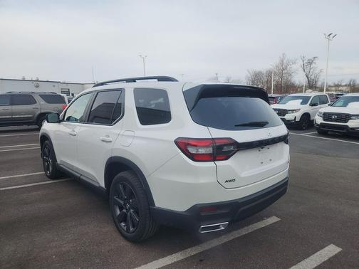 2023 Honda Pilot AWD Sport