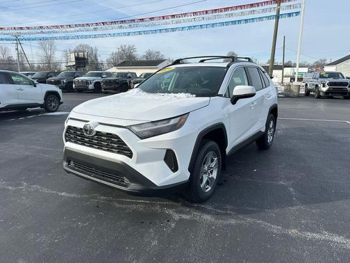 2025 Toyota RAV4 XLE