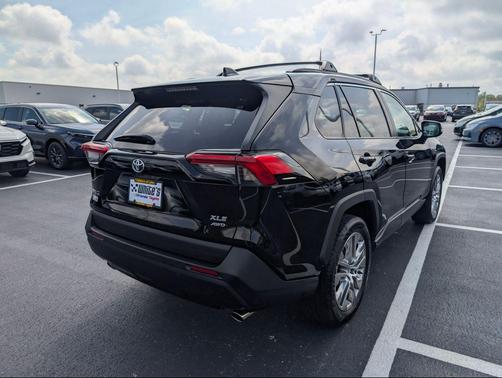 2021 Toyota RAV4 XLE Premium