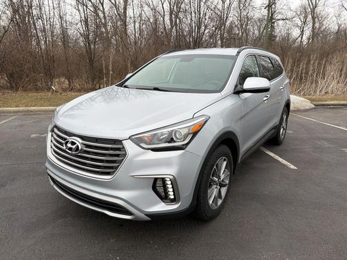 2017 Hyundai SANTA FE SE