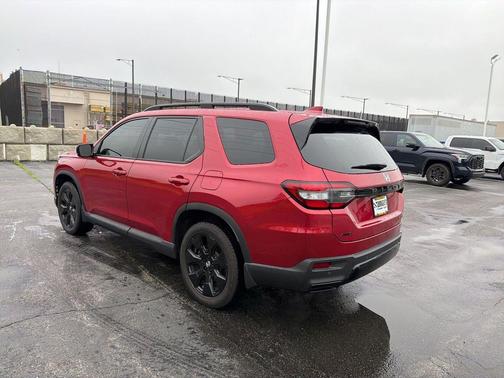 Radiant Red Metallic II 2026 Honda Pilot Black Edition