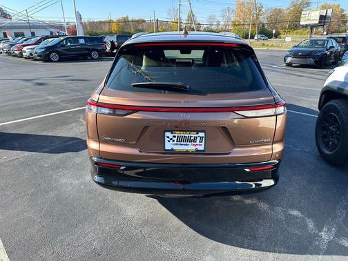 2025 Toyota Crown Signia Limited