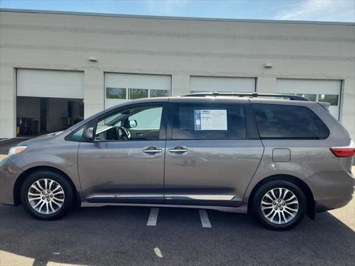 2018 Toyota Sienna XLE Premium