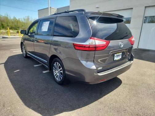 2018 Toyota Sienna XLE Premium