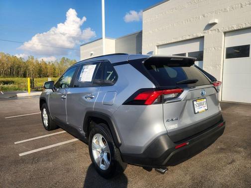 2021 Toyota RAV4 Hybrid XLE