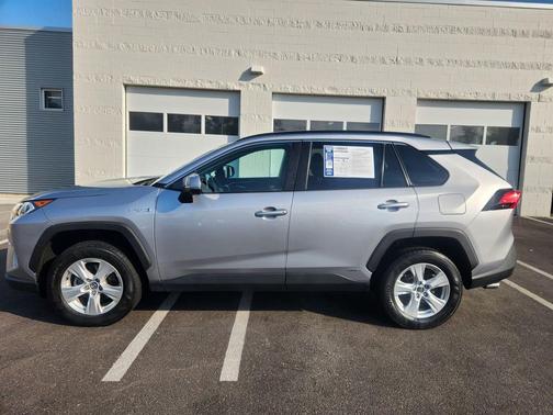 2021 Toyota RAV4 Hybrid XLE
