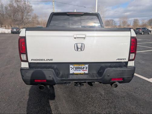 2022 Honda Ridgeline Black