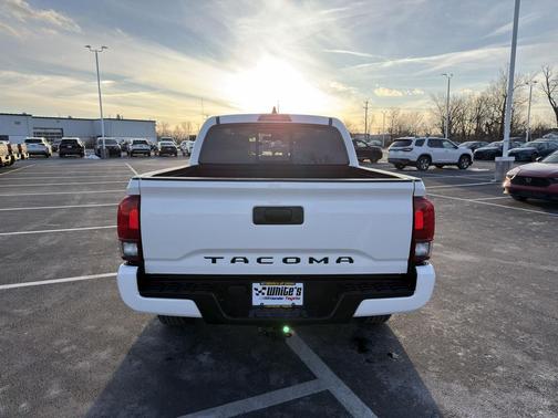 2022 Toyota Tacoma SR