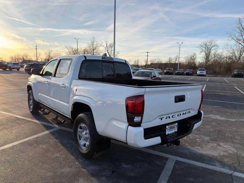 2022 Toyota Tacoma SR