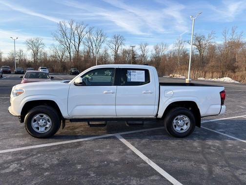 2022 Toyota Tacoma SR