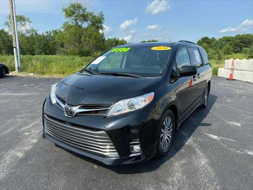 2020 Toyota Sienna XLE