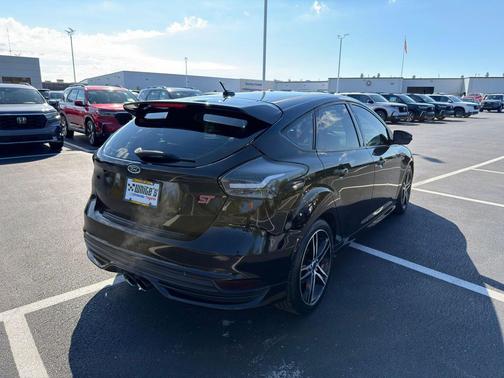 2017 Ford Focus ST ST