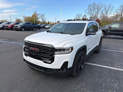 2022 GMC Acadia AWD SLT