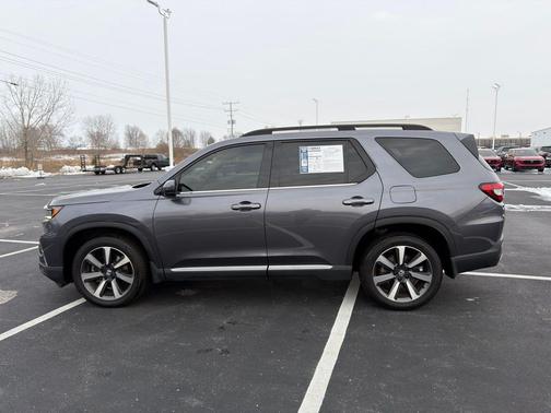 2024 Honda Pilot Touring 8-Passenger
