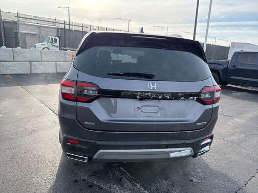 2024 Honda Pilot Touring 8-Passenger