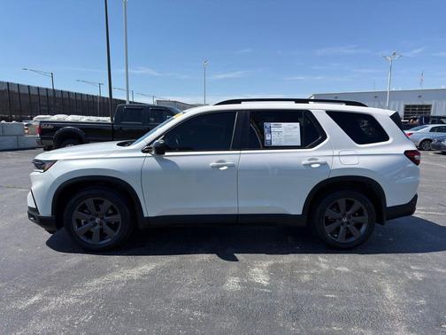 Platinum White Pearl 2025 Honda Pilot Sport