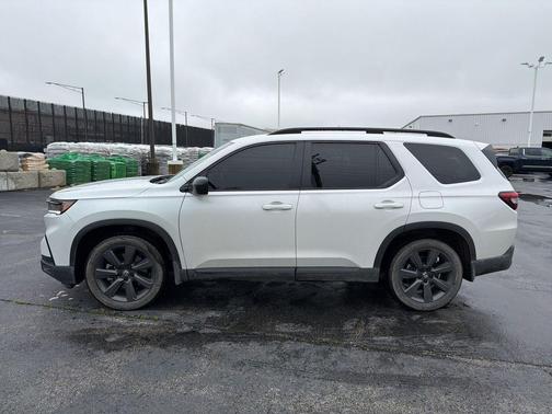 Platinum White Pearl 2025 Honda Pilot Sport