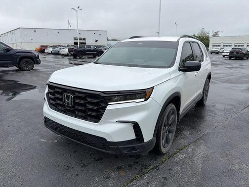 Platinum White Pearl 2025 Honda Pilot Sport
