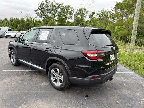 Crystal Black Pearl 2023 Honda Pilot AWD EX-L 8 Passenger