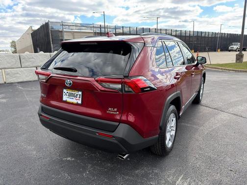 2019 Toyota RAV4 Hybrid XLE