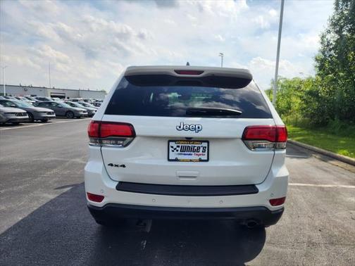 2020 Jeep Grand Cherokee Laredo