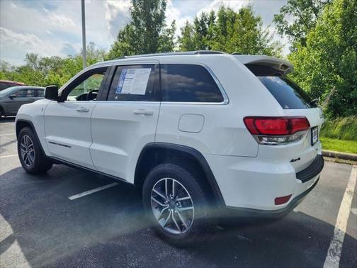 2020 Jeep Grand Cherokee Laredo