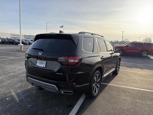2024 Honda Pilot Touring 8-Passenger