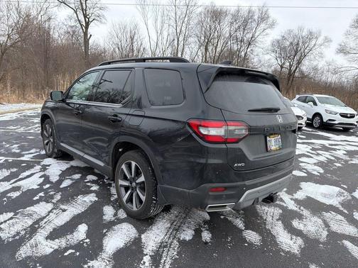 2024 Honda Pilot Touring 8-Passenger