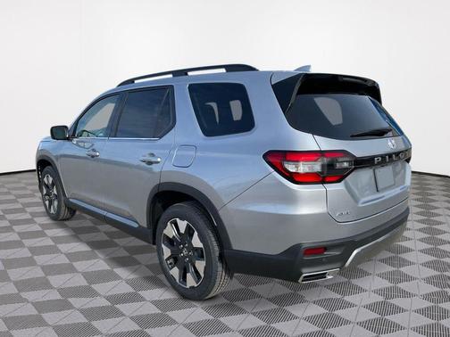 Silver Metallic 2026 Honda Pilot Touring 8-Passenger