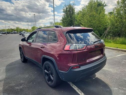 Velvet Red Pearlcoat 2021 Jeep Cherokee Altitude