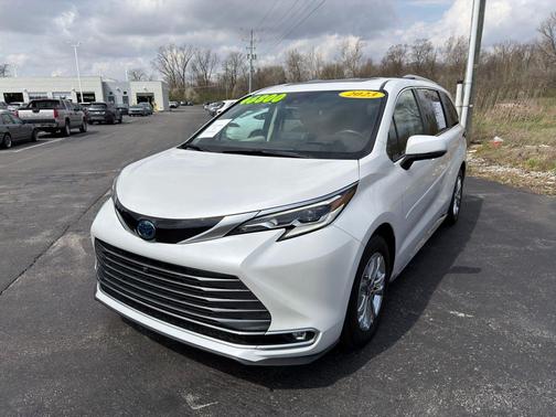 2023 Toyota Sienna Platinum 7 Passenger