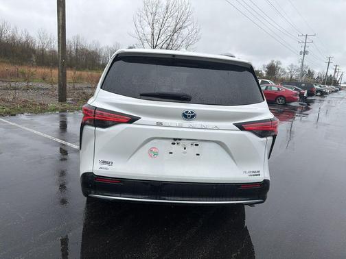2023 Toyota Sienna Platinum 7 Passenger