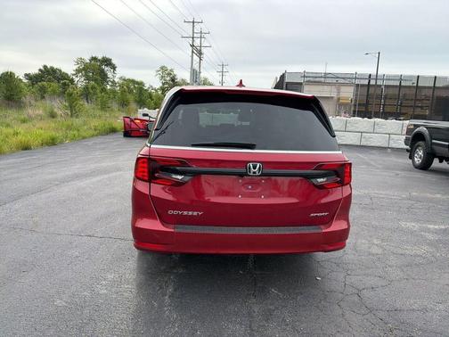 Radiant Red Metallic II 2024 Honda Odyssey Sport