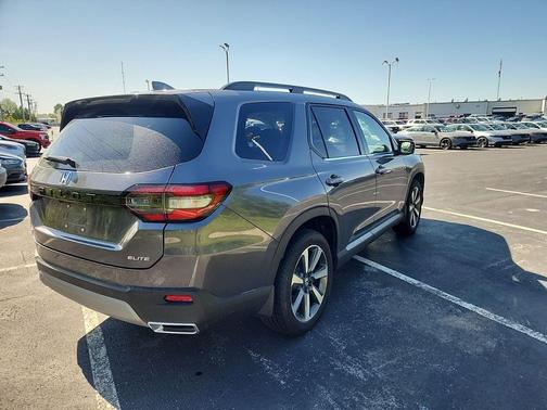 Gray 2025 Honda Pilot Elite
