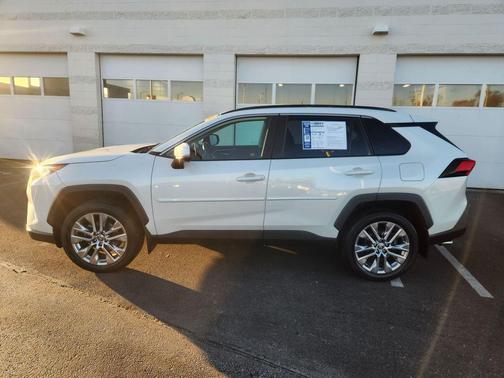 2021 Toyota RAV4 XLE Premium