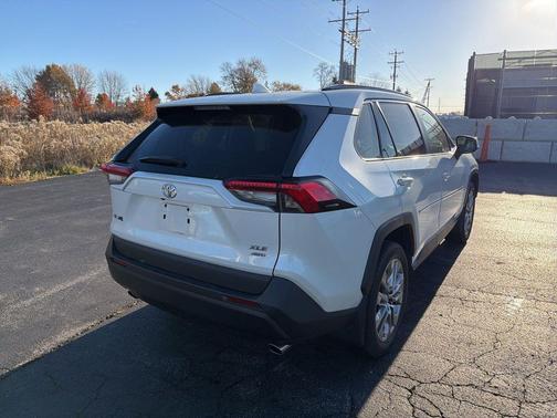 2021 Toyota RAV4 XLE Premium