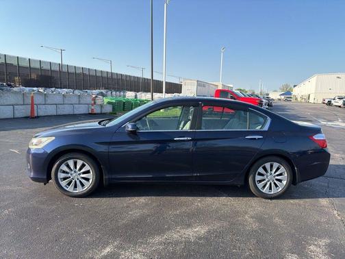 Still Night Pearl 2014 Honda Accord EX