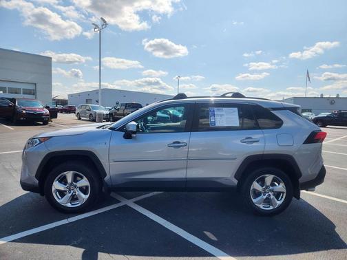 2021 Toyota RAV4 Hybrid XLE Premium