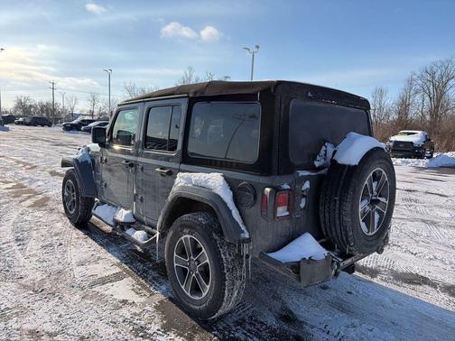 2023 Jeep Wrangler 4-Door Sahara 4x4