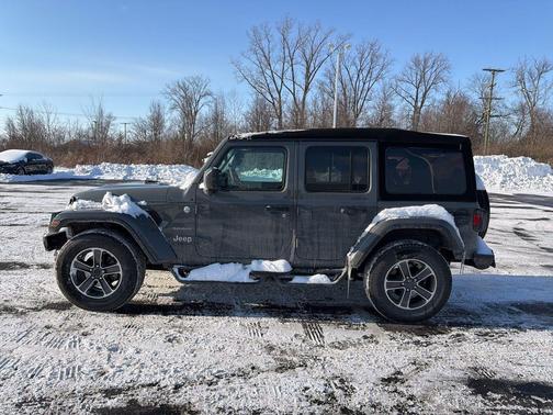 2023 Jeep Wrangler 4-Door Sahara 4x4