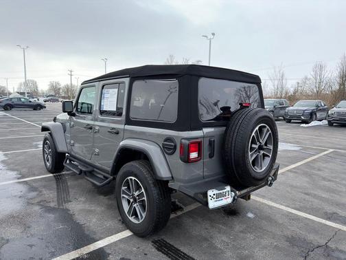 2023 Jeep Wrangler 4-Door Sahara 4x4