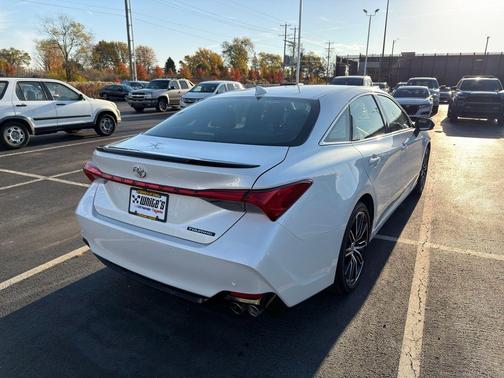 2022 Toyota Avalon Touring