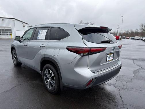 2024 Toyota Highlander Hybrid XLE