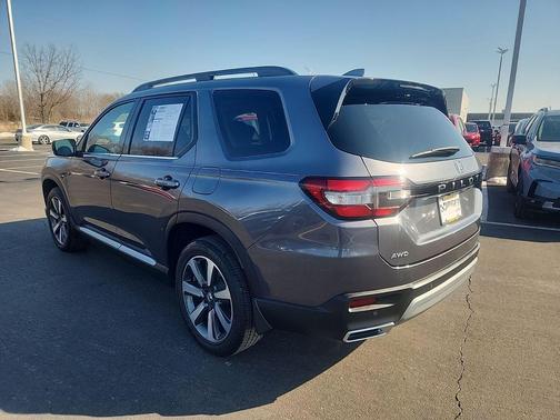 2024 Honda Pilot Touring 8-Passenger