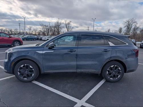 2024 Kia Sorento S