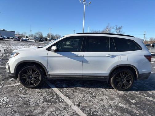 2022 Honda Pilot AWD Black Edition
