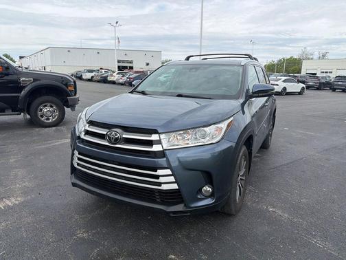 Shoreline Mist 2019 Toyota Highlander XLE